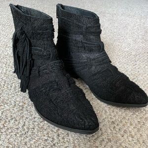 FREE PEOPLE DECADES SUEDE FRINGED BOOTS 37 US 7.